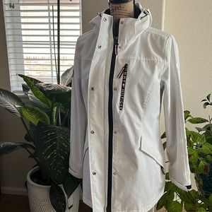 Tommy Hilfiger Winter Jacket White gently used excellent